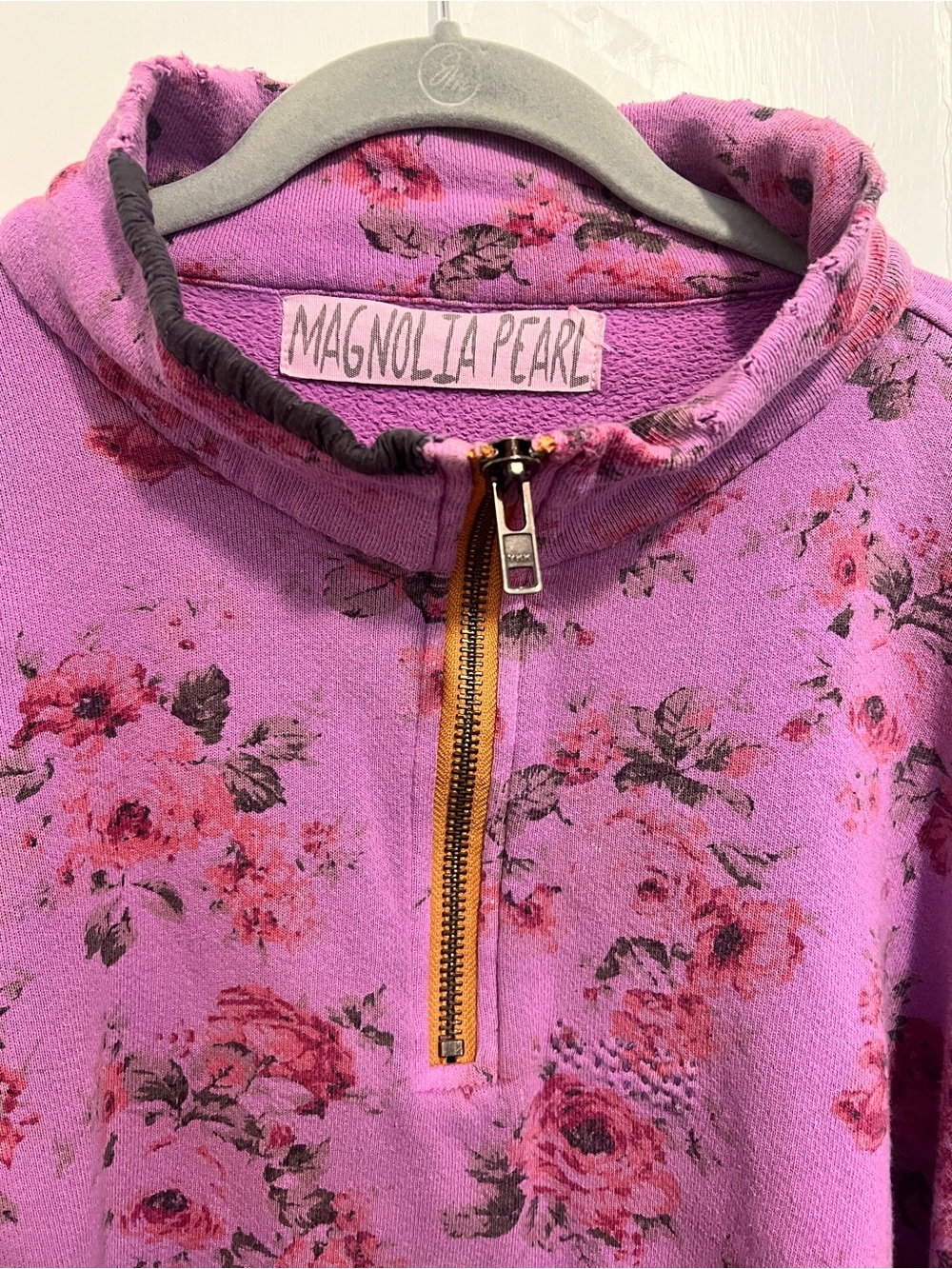 MAGNOLIA PEARL FLORAL ASHER PULLOVER 1397 in Iris Rose One Size Purple GUC - Picture 6 of 10